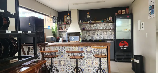 Gastronomia e convivência — Visão geral da cozinha e bancada